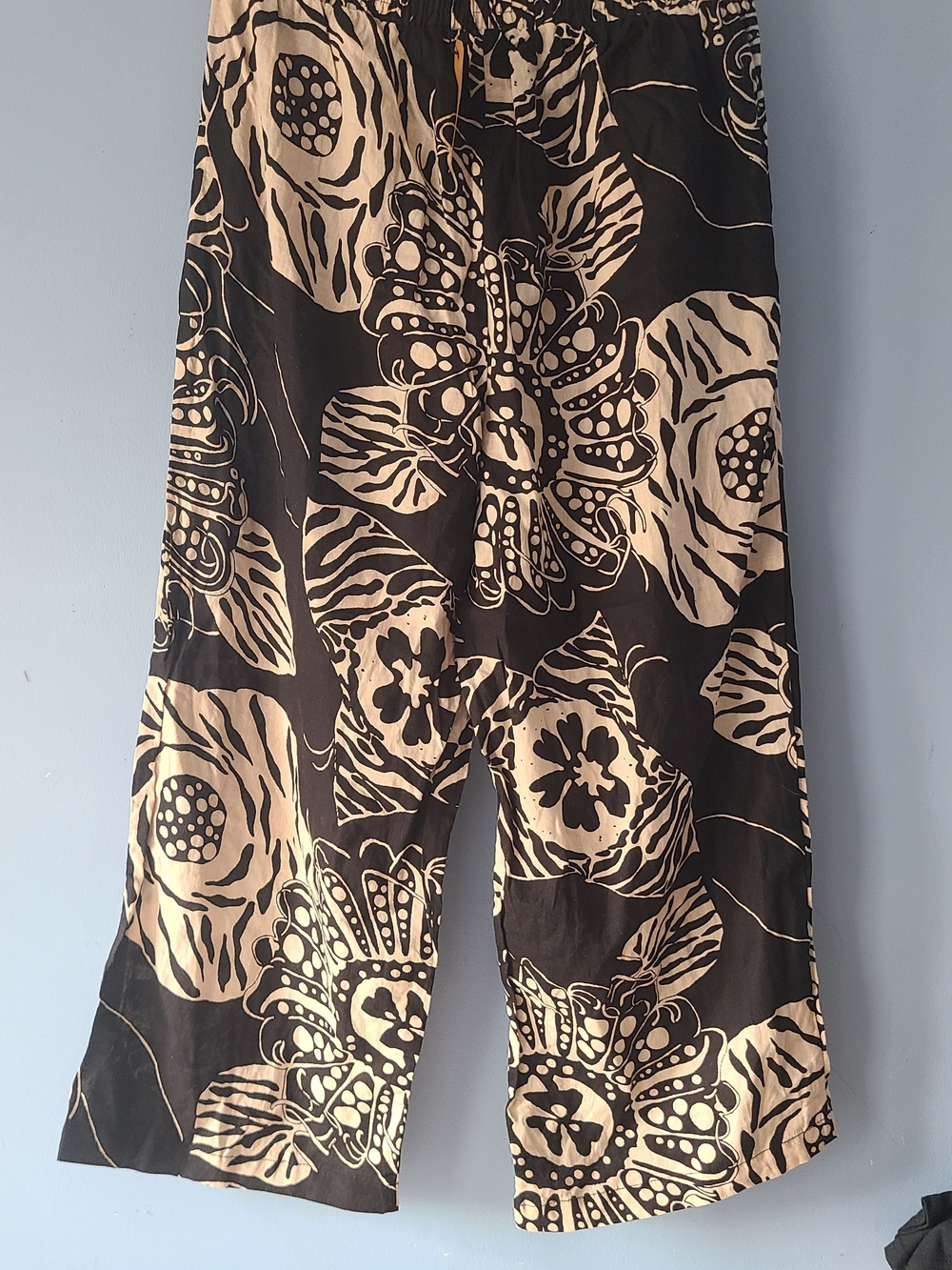 Christian Siriano Women's Black and Cream Floral Pants